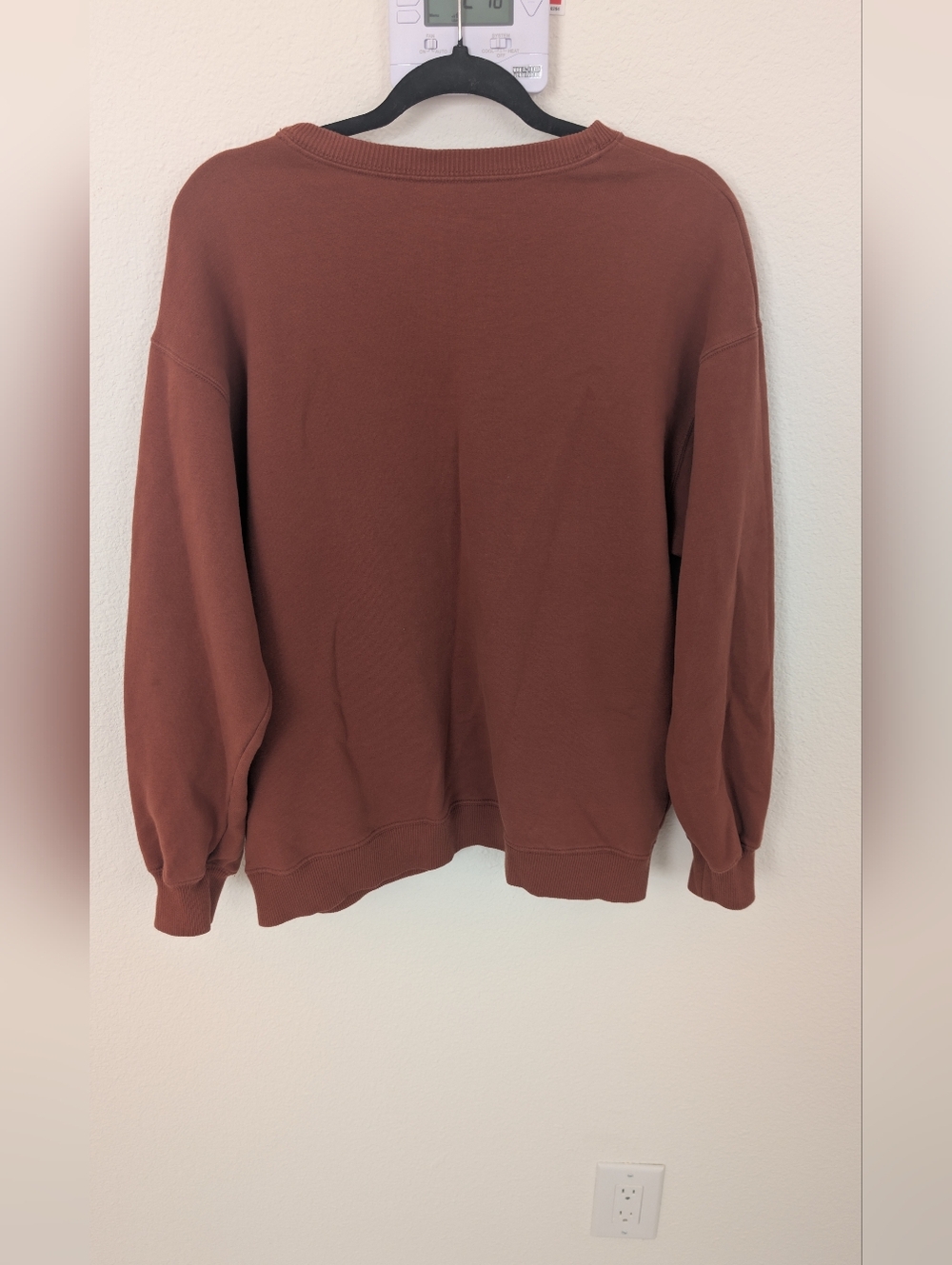 Hollister Rust Crewneck with Blue & Orange Graphic - Picture 3 of 7